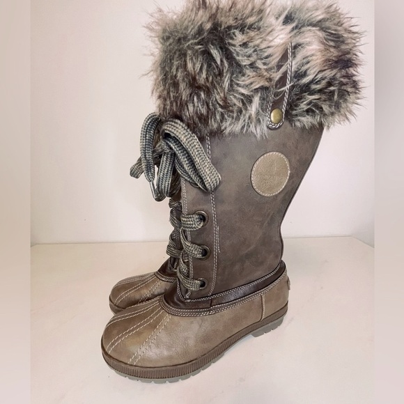 LONDON FOG Women’s Melton Duck Boots - Picture 10 of 13
